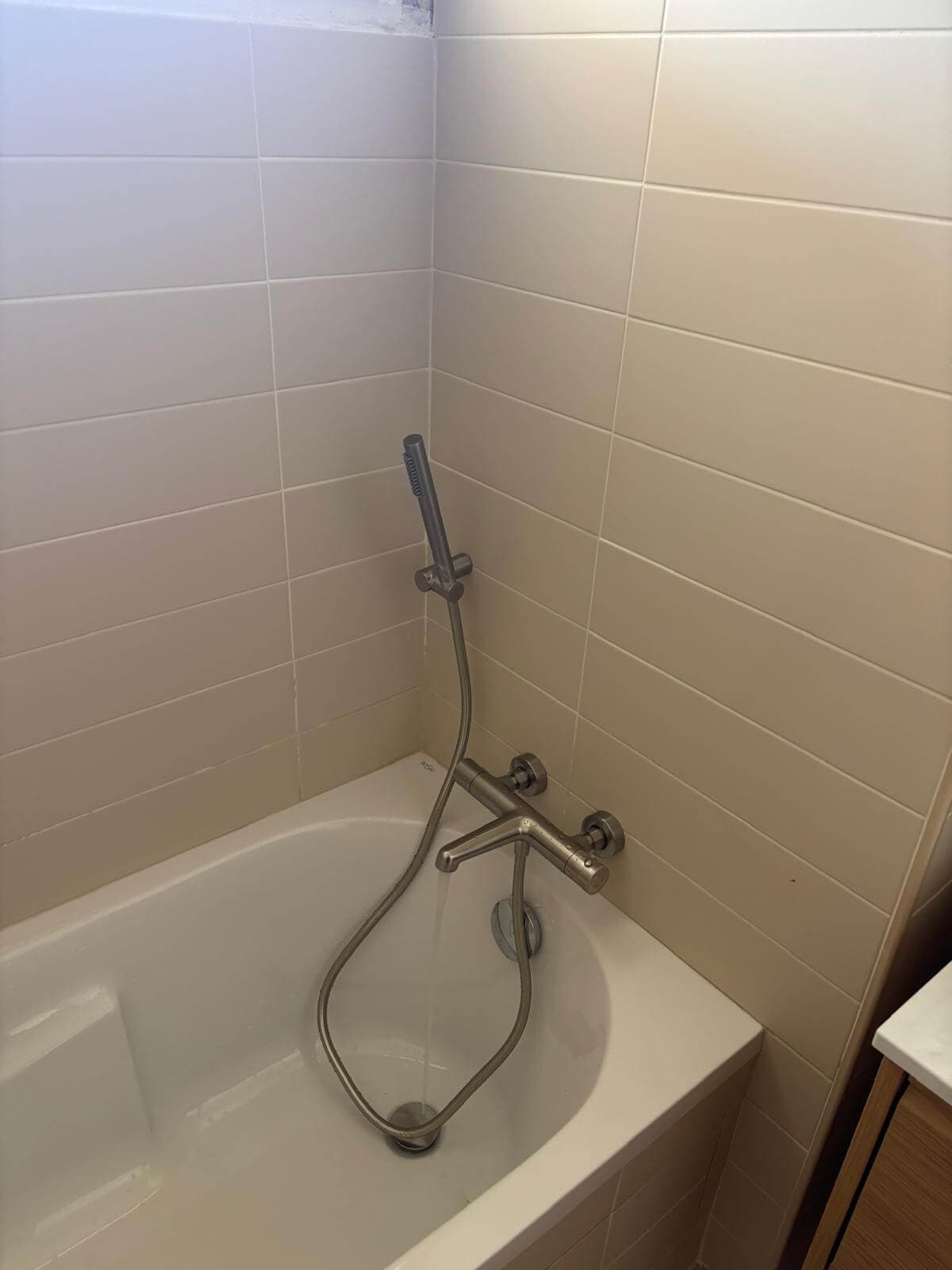 Installation d'une baignoire